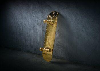 Nhà đầu tư Azuki “chi đậm” để sở hữu NFT ván trượt