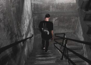 CEL Price Down 8.3%, Bad Signal For Investors