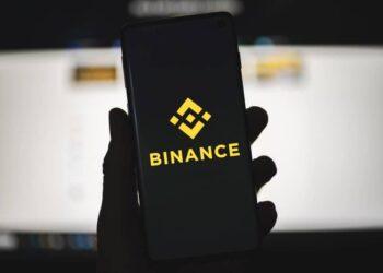 Dấu hỏi về nguồn gốc dòng tiền “cứu trợ” của Binance