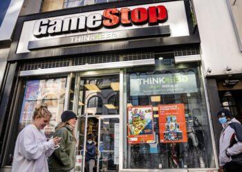 GameStop tiếp tục sa thải nhân viên